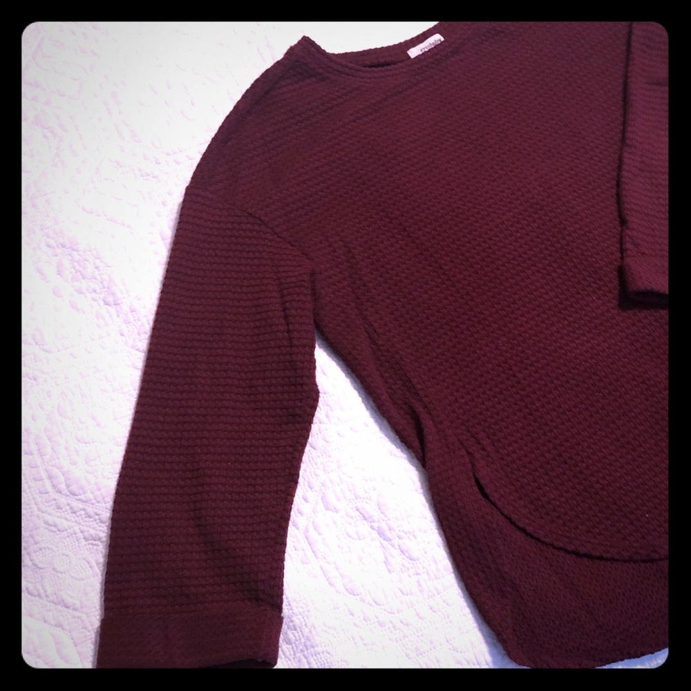 light weight sweater by eyeshadow